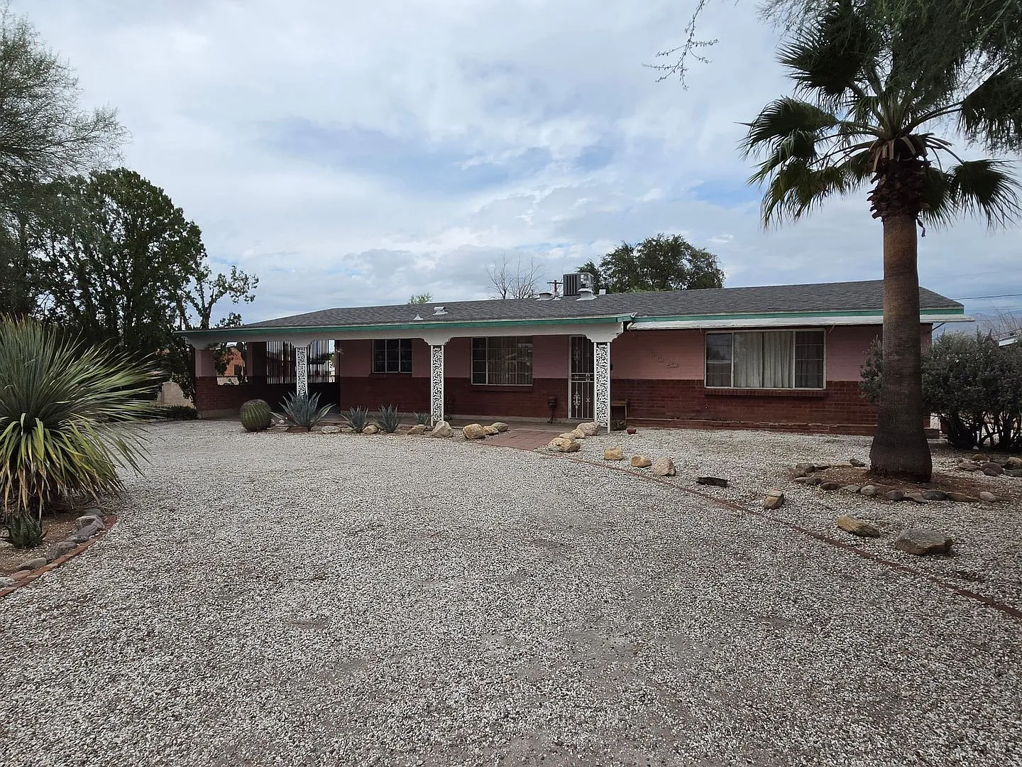 Gorgeous Atomic Age Ranch 3 bedroom 2 bathroom with 1950's Flair — Photo 2