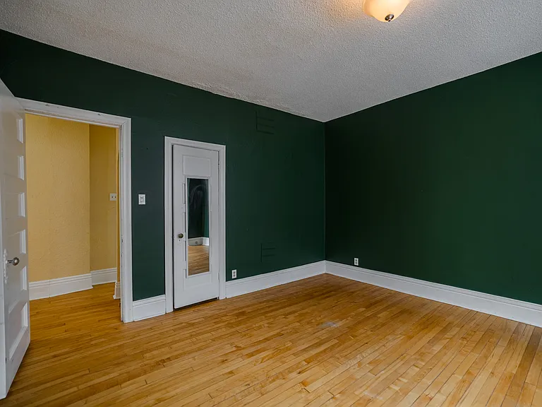 826 Grosvenor Ave #1 — Photo 9