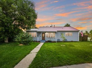 917 13th Ave W, Williston, ND 58801