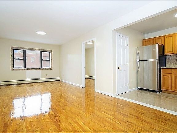 3rd image of 31 Stuyvesant Ave #2