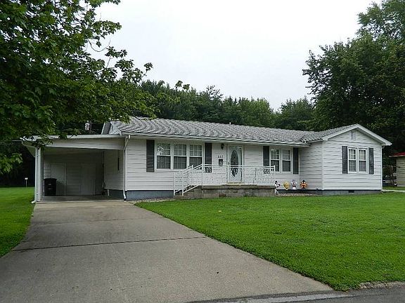 3rd image of 207 Dorris Dr