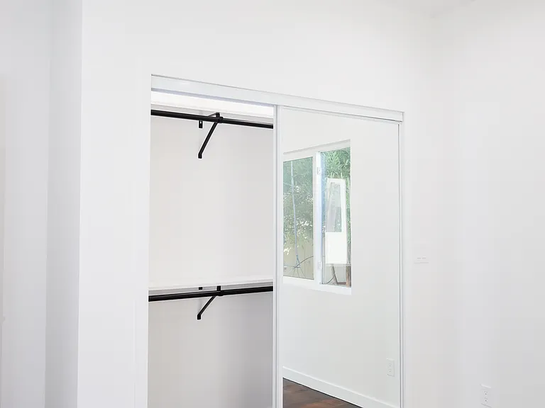 1039 Gladys Ave #1039 — Photo 6