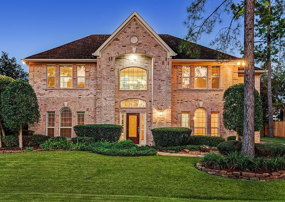 1st image of 1013 Oak Park Ln