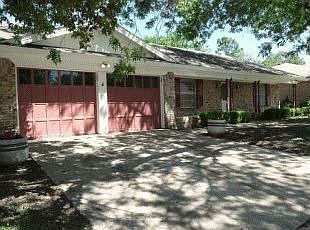 2nd image of 7401 Pinehurst Dr W