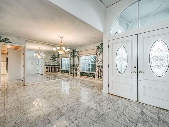 4th image of 419 San Madele Ave