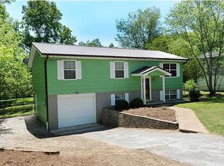10018 Tellico Dr, Ooltewah, TN 37363
