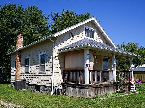 2nd image of 300 Willow Ave