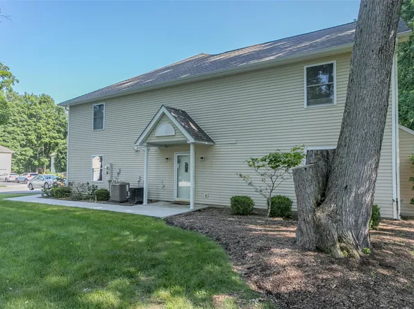 31 Village Cove, Warwick, NY 10990