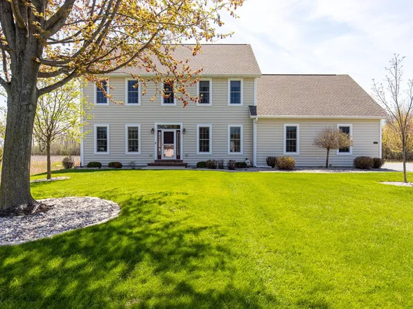 2725 Beechnut Dr, Oshkosh, WI 54904