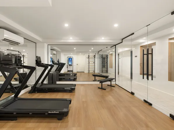 420 East 75th Street image 19 of 24