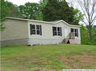 235 Dallas Rd, Sarah, MS 38665