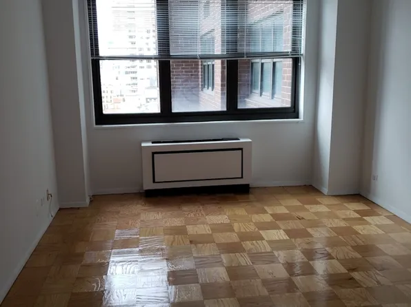 200 East 72nd Street image 1 of 5