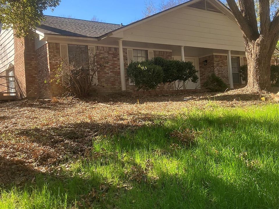 1st image of 2525B Robinson Way
