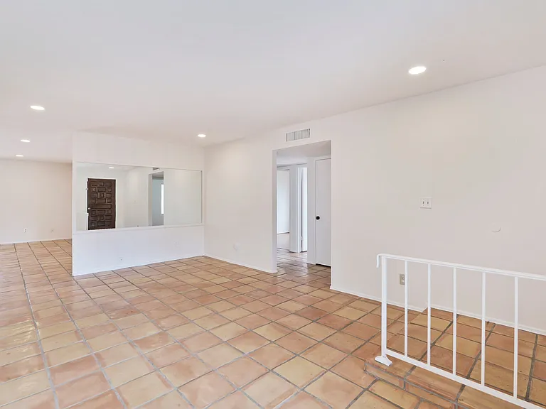 10440 E Becker Ln — Photo 16