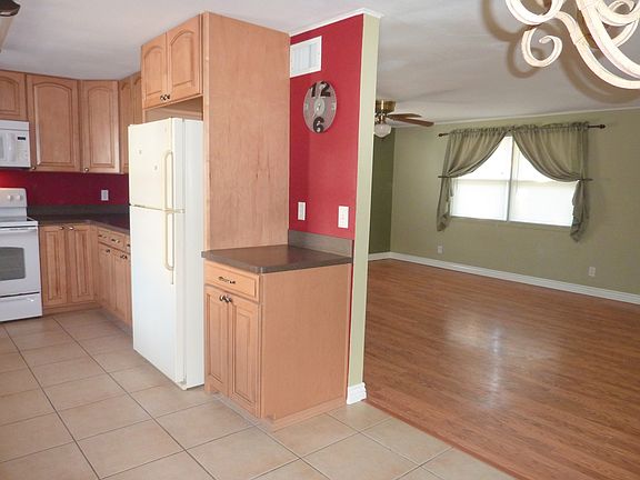 5th image of 1210 Cottonwood Dr