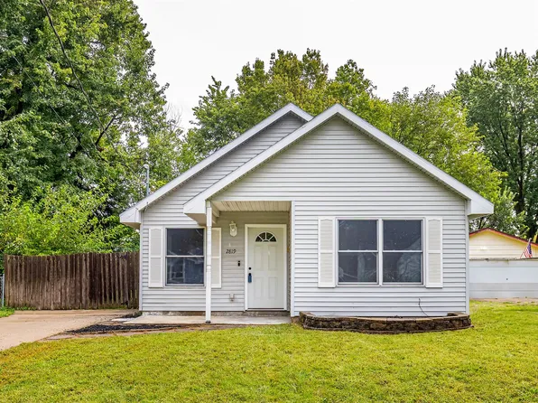 2819 E 37th St, Des Moines, IA 50317