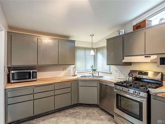 5th image of 2528 E Dorothy Ln
