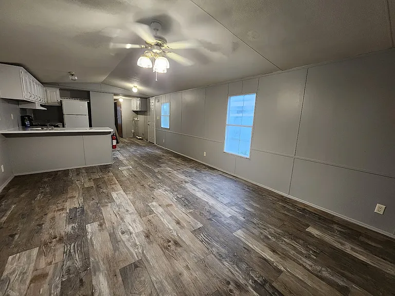 700 W Ridgeway Ave #111 — Photo 5