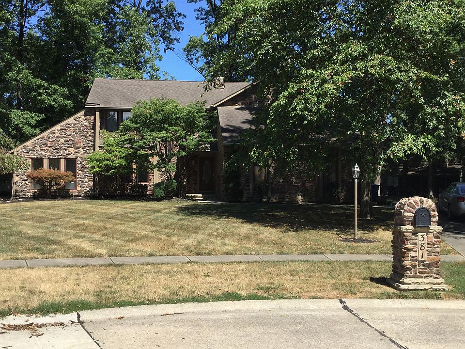 1st image of 381 Evergreen Ct