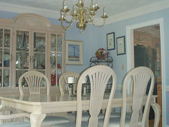3rd image of 1705 Jermyn Ln