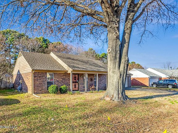 3rd image of 6795 Dunbarton Dr