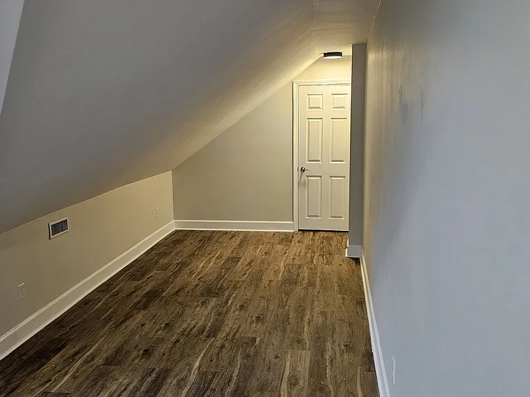2033 Carrollton Ave — Photo 18