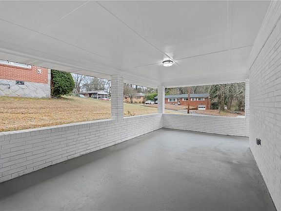 2nd image of 3986 Phylis Pl