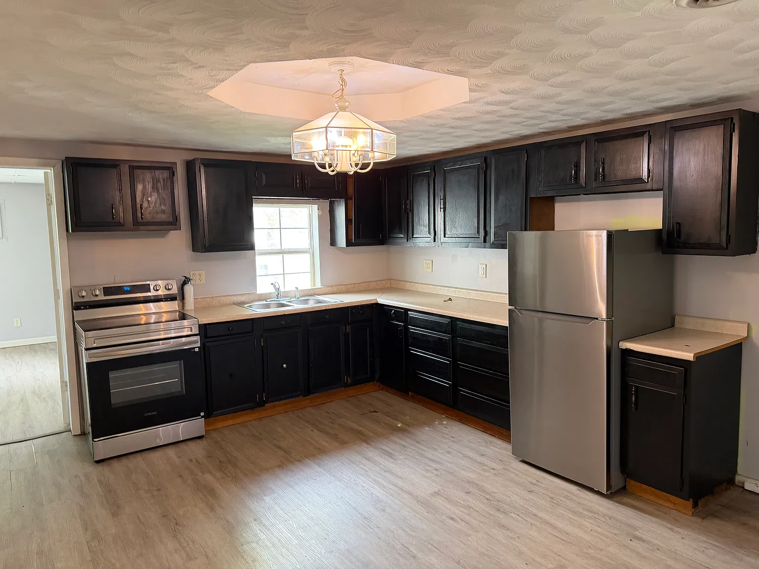 3 bed, 1244 sqft, $1,000 — Photo 3