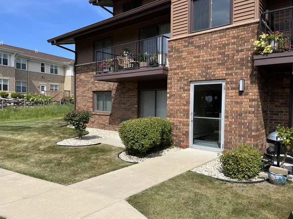 8560 West Waterford AVENUE #3, Greenfield, WI 53228