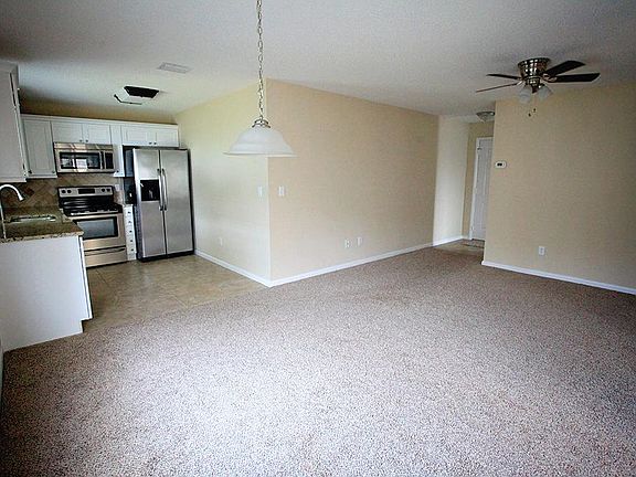 4th image of 4 Lake Forest Cir N