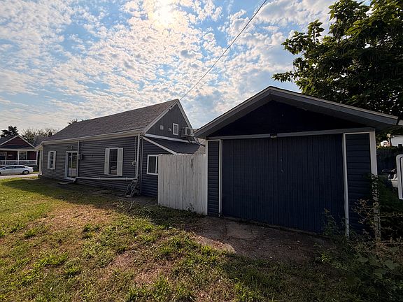 3rd image of 2401 Herman St