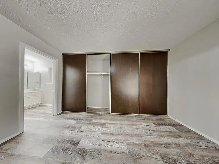2509 Merrimac Dr — Photo 8