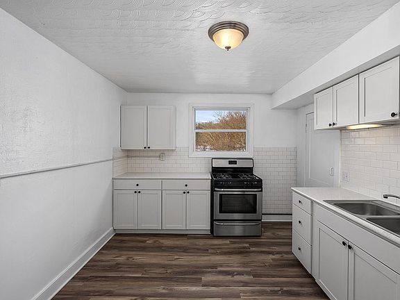 5th image of 237 Ives Ave SW #2