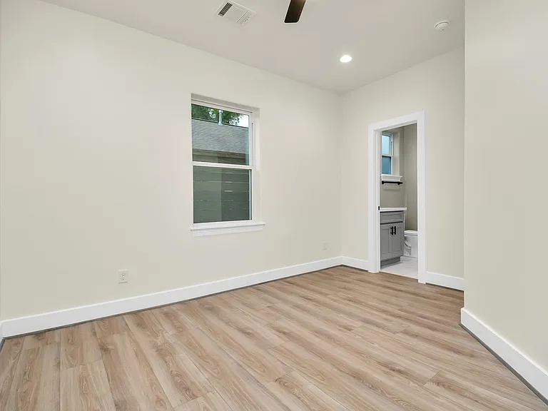 3039 Gray St — Photo 7