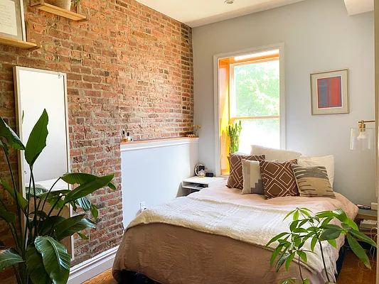 Rented by Compass | media 9