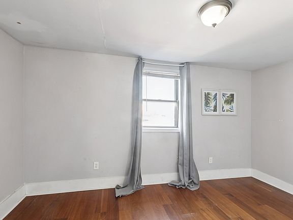 4th image of 618 S 21st St Floor 2