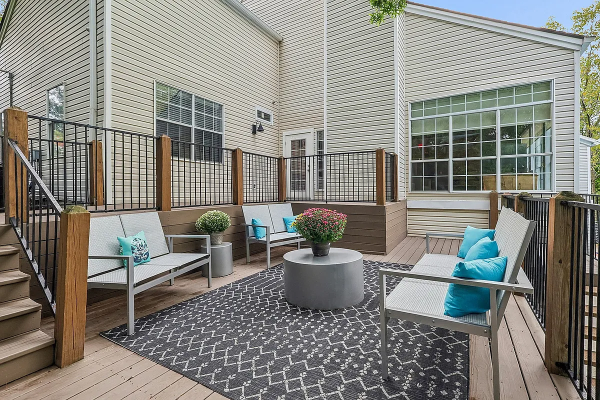 Clubhouse Patio - Remington