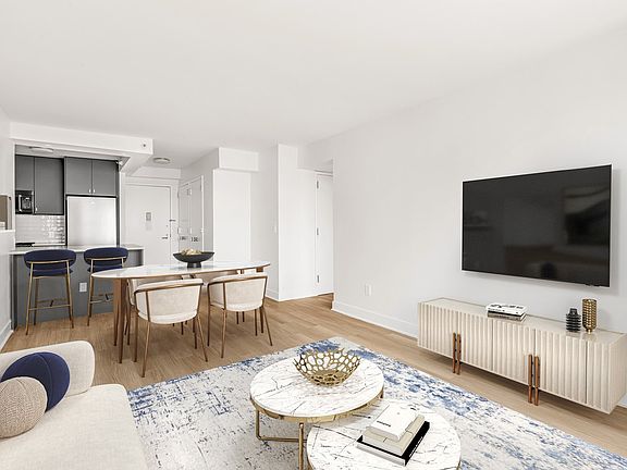 4th image of 420 W 42nd St APT 39H