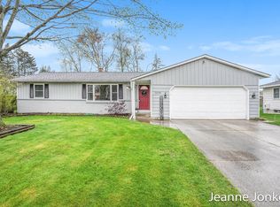 7235 Roselane Ave, Jenison, MI 49428
