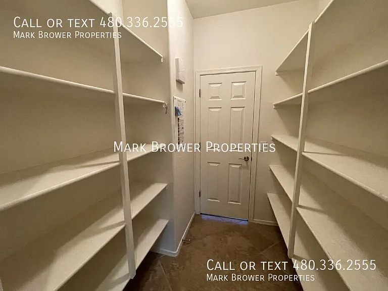 668 W Stanley Ave — Photo 9