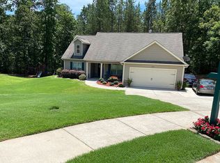 219 Whrite Pl, Grantville, GA 30220