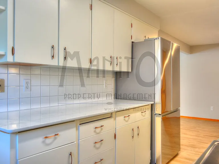 512 W 15th Ave — Photo 8