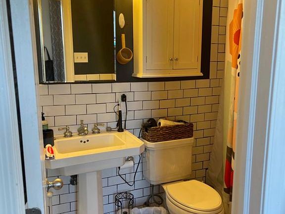 4th image of 381 2nd St APT 4F
