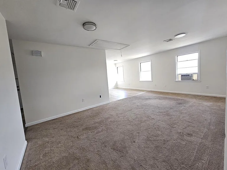 100 Quarry Rd — Photo 26