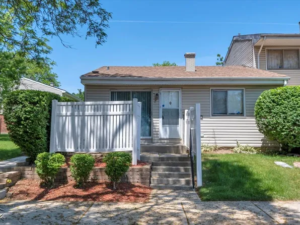 824 Pin Oak Ln, University Park, IL 60484