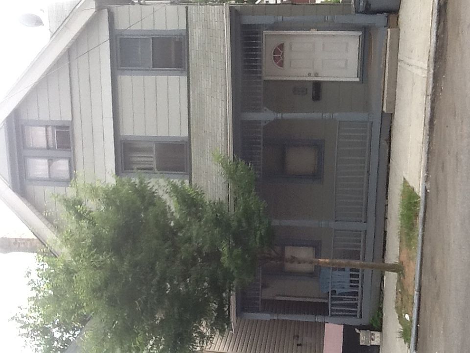 1st image of 82 Brook St