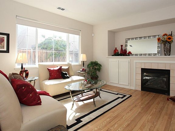 3rd image of 2170 Esperanca Ave