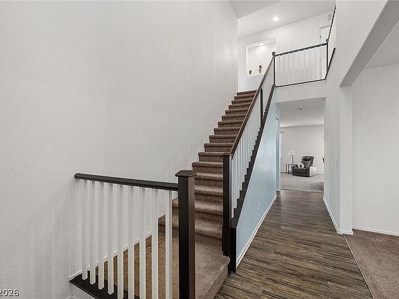 5th image of 3821 E Summit Ave