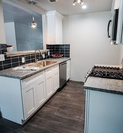 4th image of 1822 Avenue A