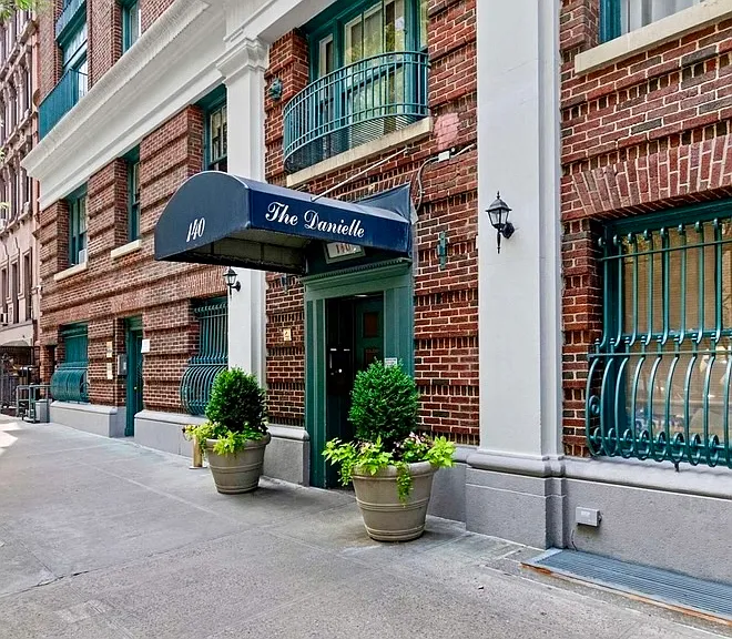 140 W 71st St #2G — Photo 7